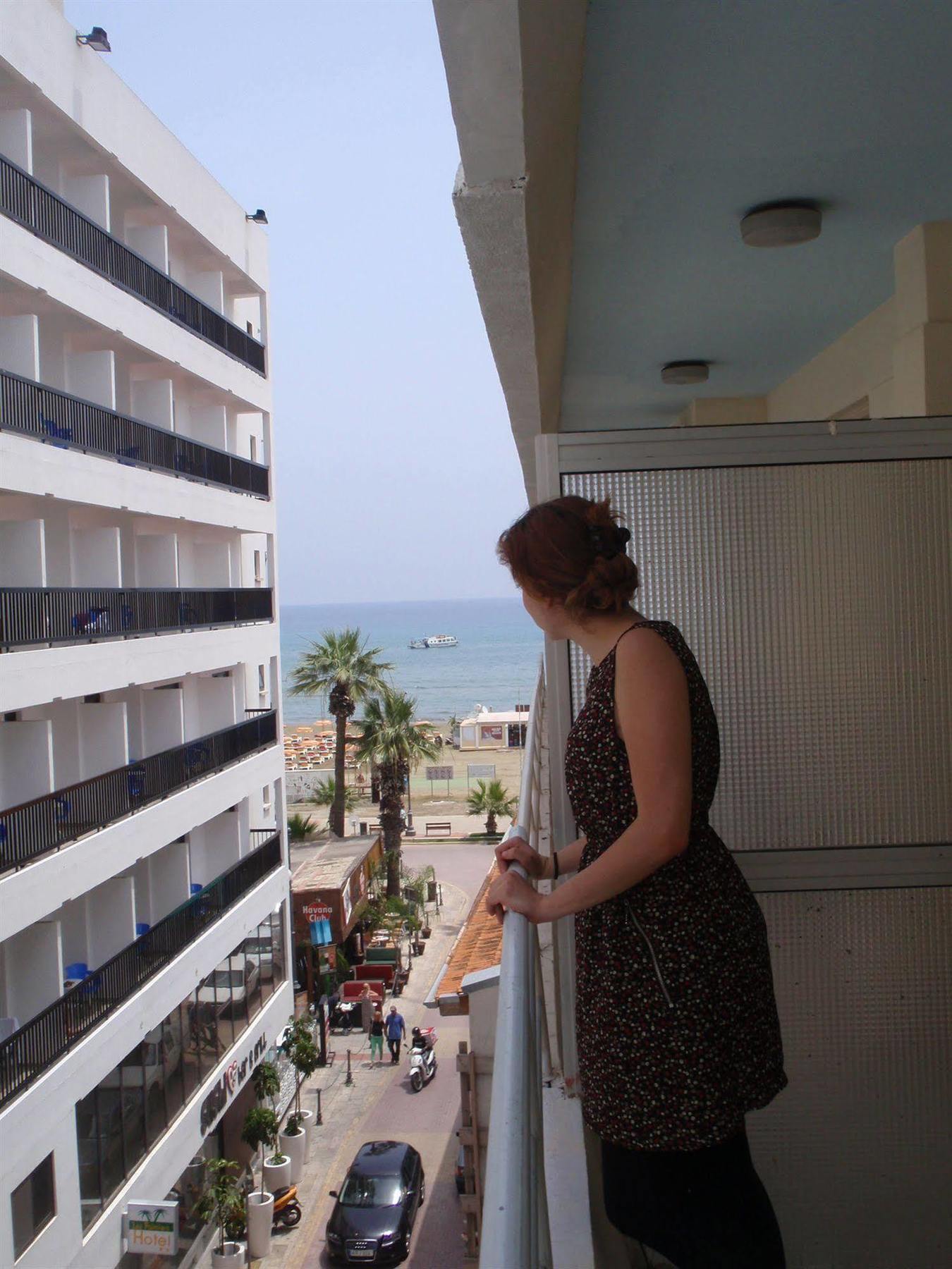 Palm Sea Beach Hotel Apartments Larnaca Eksteriør billede