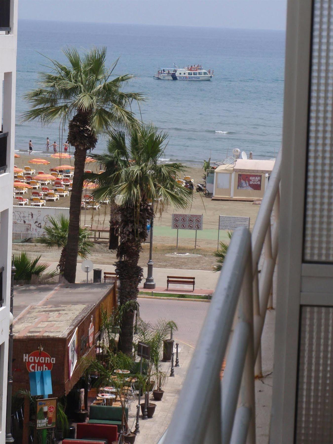 Palm Sea Beach Hotel Apartments Larnaca Eksteriør billede