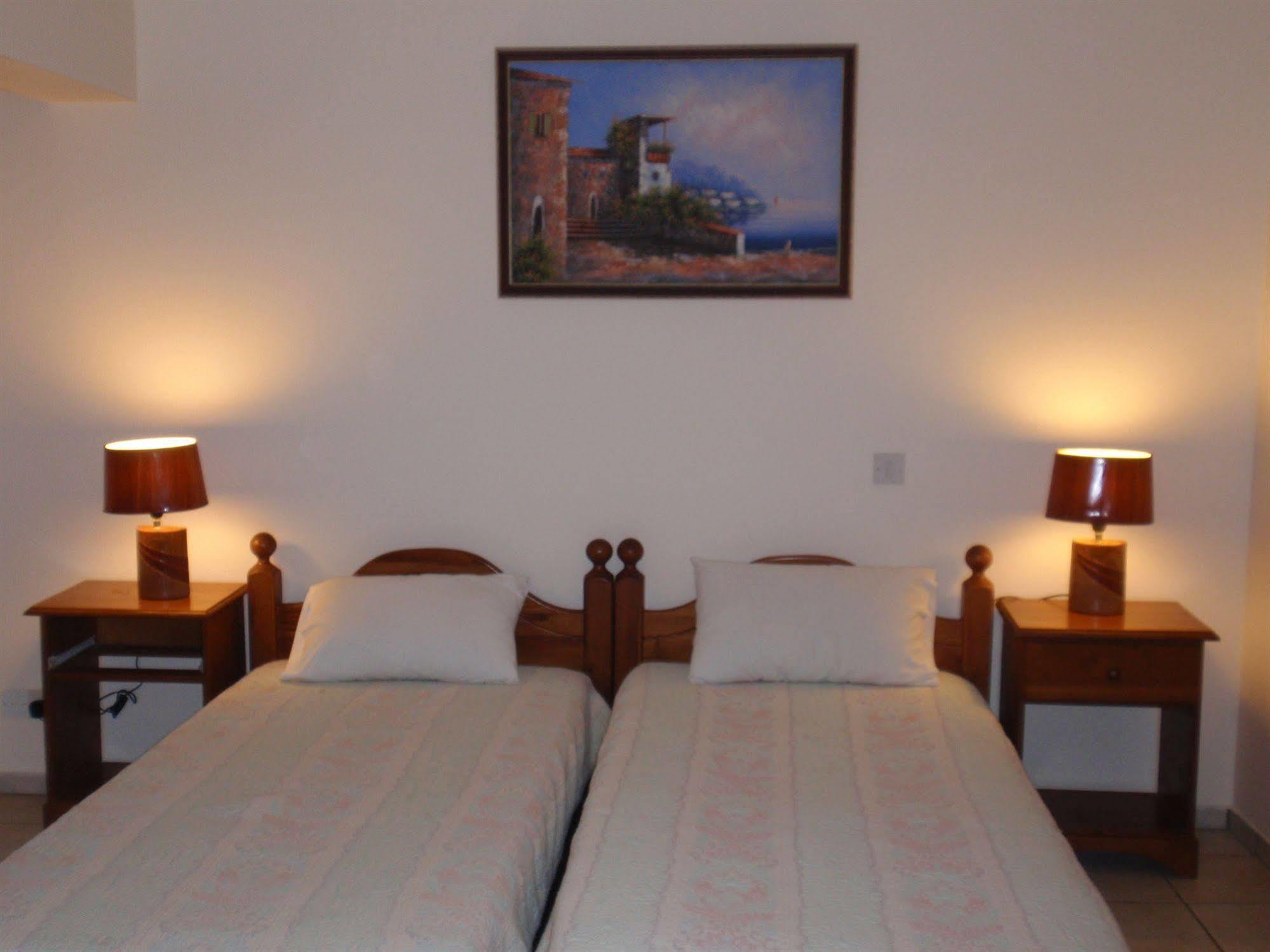 Palm Sea Beach Hotel Apartments Larnaca Eksteriør billede