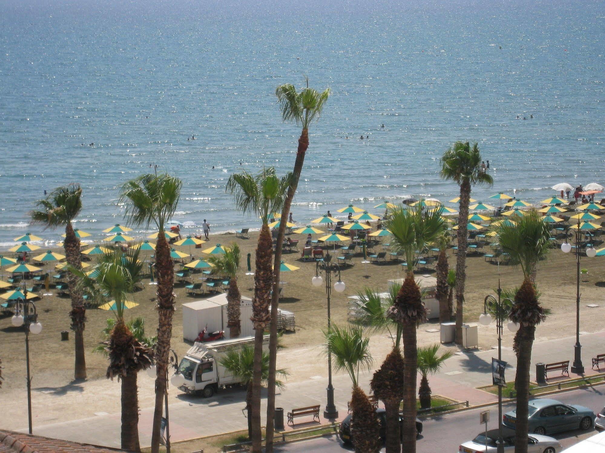 Palm Sea Beach Hotel Apartments Larnaca Eksteriør billede