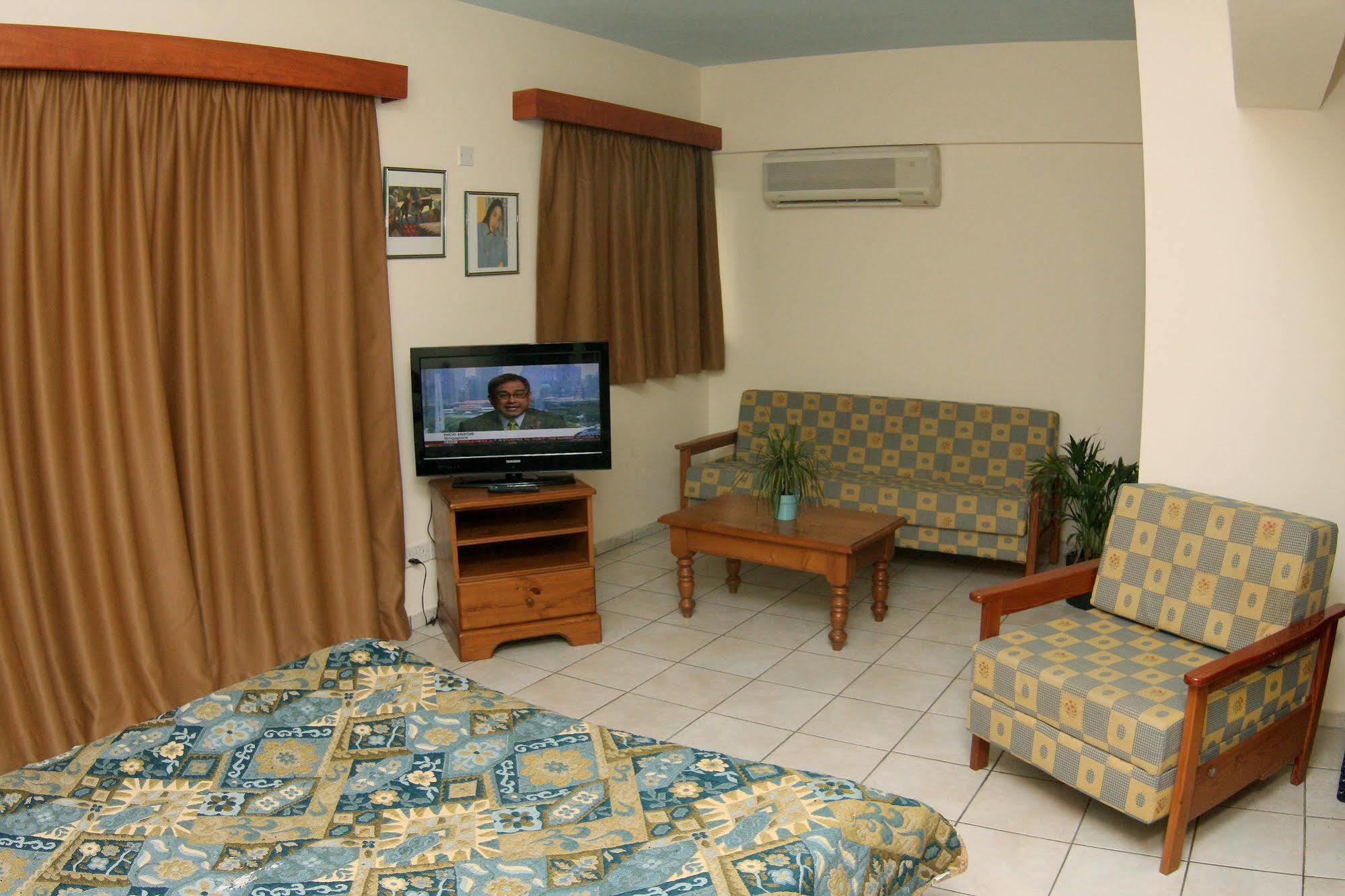Palm Sea Beach Hotel Apartments Larnaca Eksteriør billede